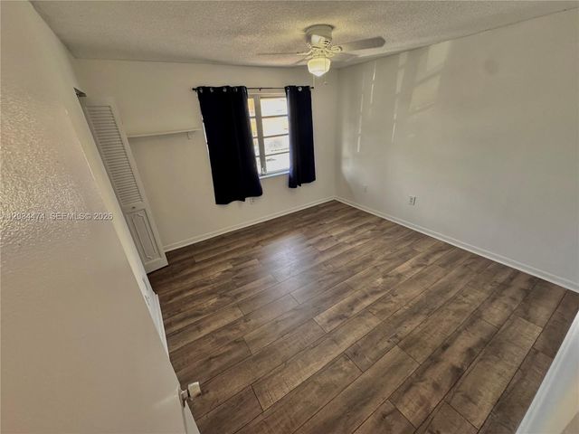 15460 SW 82nd Ln 404, Miami, FL 33193