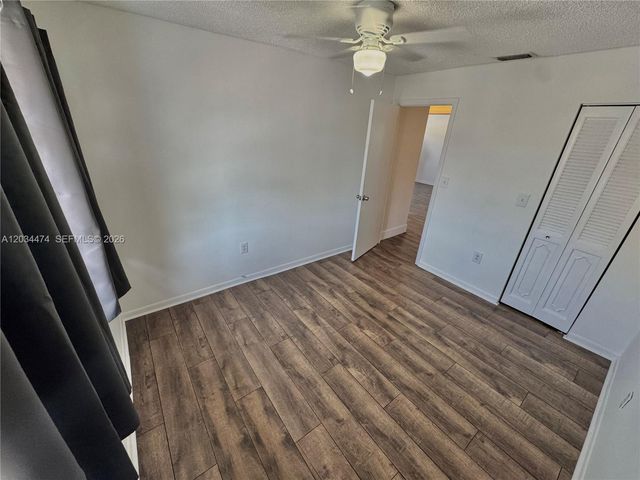 15460 SW 82nd Ln 404, Miami, FL 33193