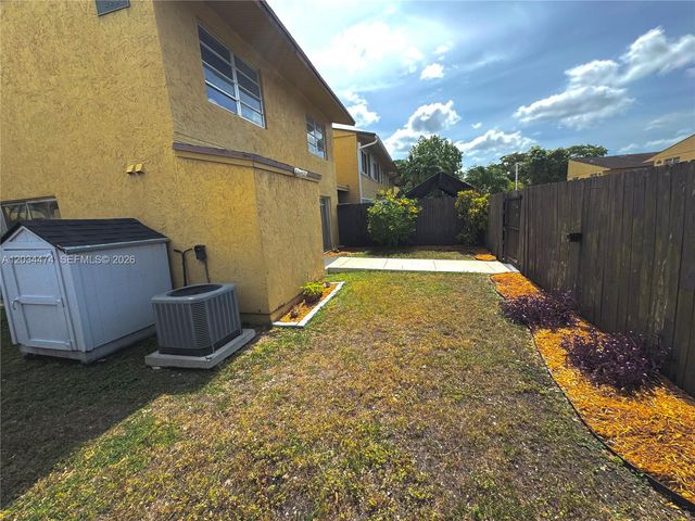 15460 SW 82nd Ln 404, Miami, FL 33193