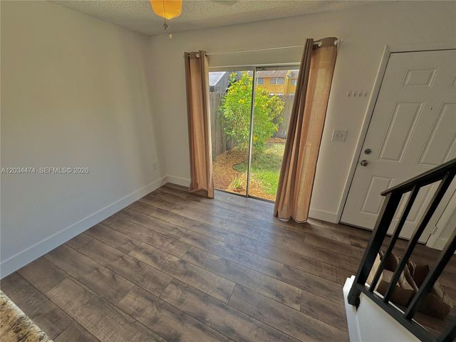 15460 SW 82nd Ln 404, Miami, FL 33193