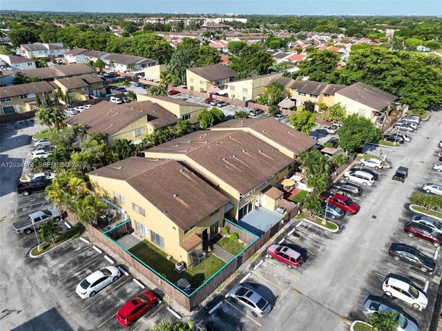 15460 SW 82nd Ln 404, Miami, FL 33193