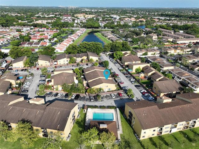 15460 SW 82nd Ln 404, Miami, FL 33193
