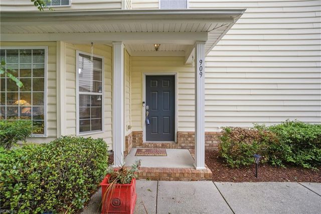 909 Becontree CT, Virginia Beach, VA 23462