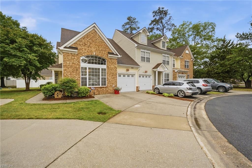 909 Becontree CT, Virginia Beach, VA 23462