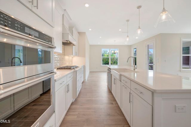 2511 Vetrina Way, Apex, NC 27502