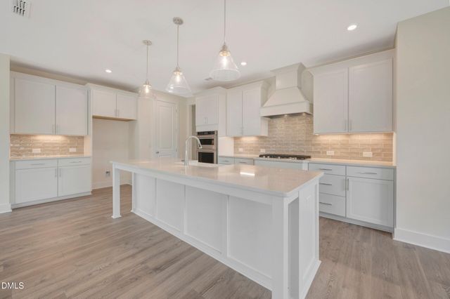 2511 Vetrina Way, Apex, NC 27502