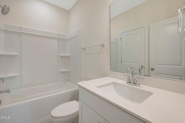 2511 Vetrina Way, Apex, NC 27502