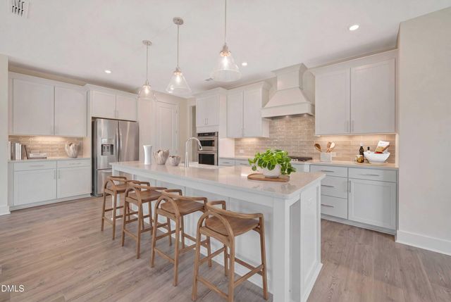 2511 Vetrina Way, Apex, NC 27502