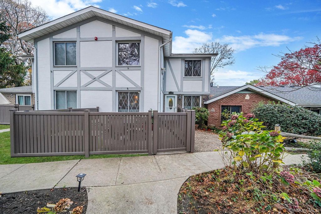 320 Woodland Court, Coram, NY 11727