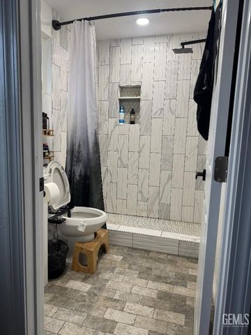 5313 Annette Street, Bakersfield, CA 93313