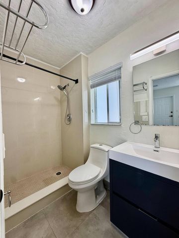 3684 NE 11th Avenue Unit 4, Oakland Park, FL 33334