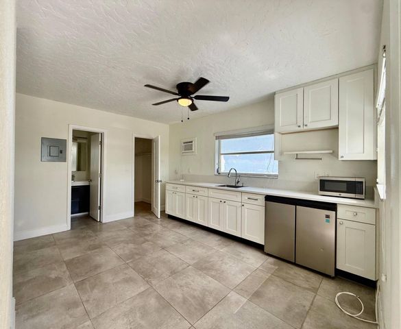 3684 NE 11th Avenue Unit 4, Oakland Park, FL 33334