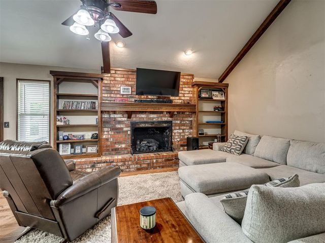 9812 S Hillcrest Drive, Oklahoma City, OK 73159