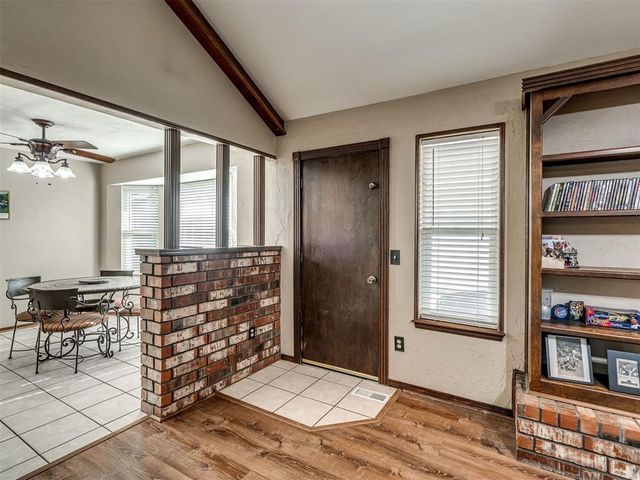 9812 S Hillcrest Drive, Oklahoma City, OK 73159