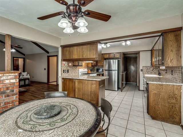 9812 S Hillcrest Drive, Oklahoma City, OK 73159
