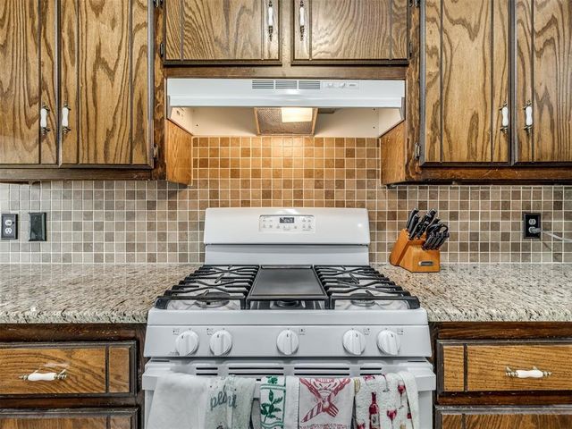 9812 S Hillcrest Drive, Oklahoma City, OK 73159