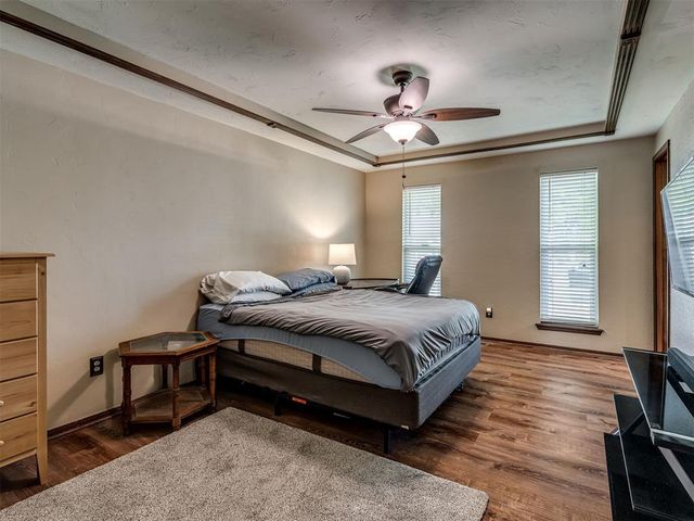 9812 S Hillcrest Drive, Oklahoma City, OK 73159