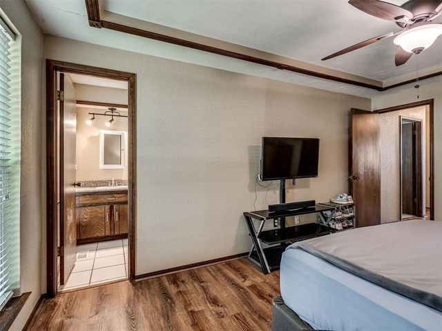 9812 S Hillcrest Drive, Oklahoma City, OK 73159