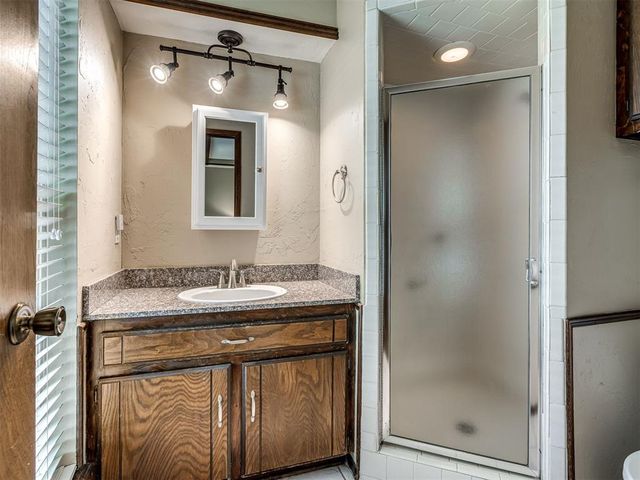 9812 S Hillcrest Drive, Oklahoma City, OK 73159