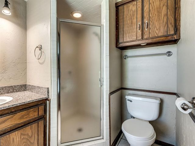 9812 S Hillcrest Drive, Oklahoma City, OK 73159