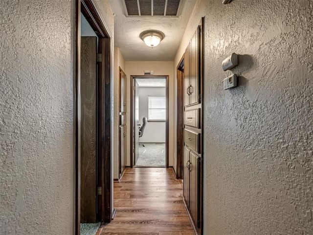9812 S Hillcrest Drive, Oklahoma City, OK 73159