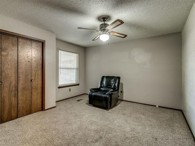 9812 S Hillcrest Drive, Oklahoma City, OK 73159