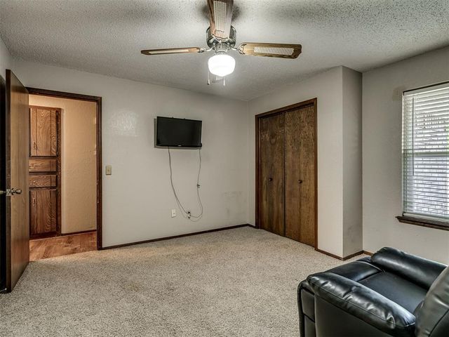 9812 S Hillcrest Drive, Oklahoma City, OK 73159