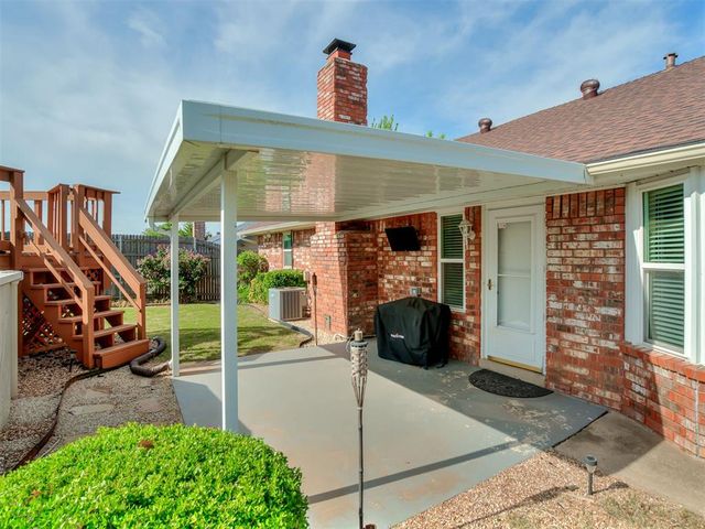 9812 S Hillcrest Drive, Oklahoma City, OK 73159