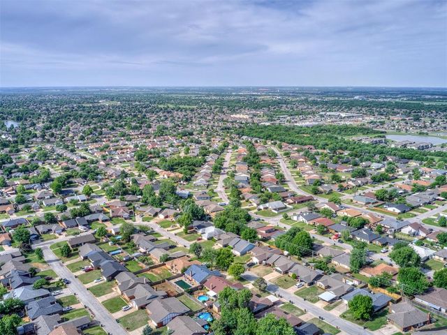 9812 S Hillcrest Drive, Oklahoma City, OK 73159
