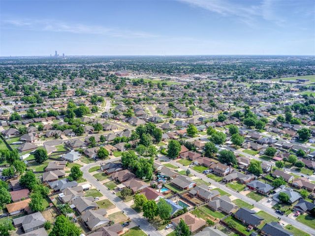 9812 S Hillcrest Drive, Oklahoma City, OK 73159