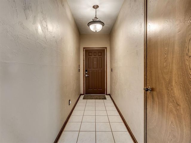 9812 S Hillcrest Drive, Oklahoma City, OK 73159