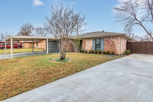 6433 Heather Drive, Watauga, TX 76148