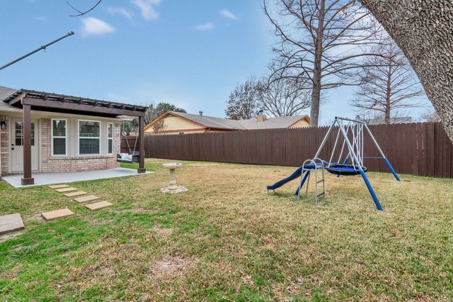 6433 Heather Drive, Watauga, TX 76148