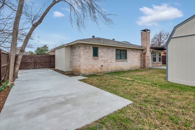 6433 Heather Drive, Watauga, TX 76148