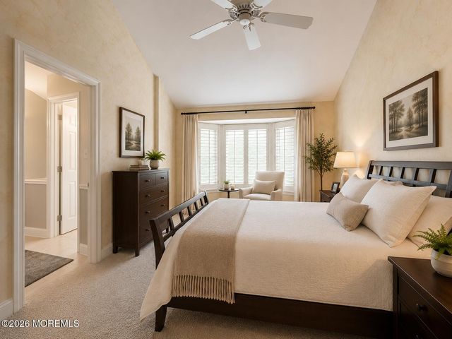 19 Painted Wagon Road 100, Holmdel, NJ 07733