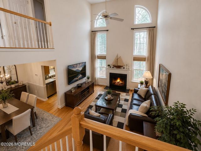19 Painted Wagon Road 100, Holmdel, NJ 07733