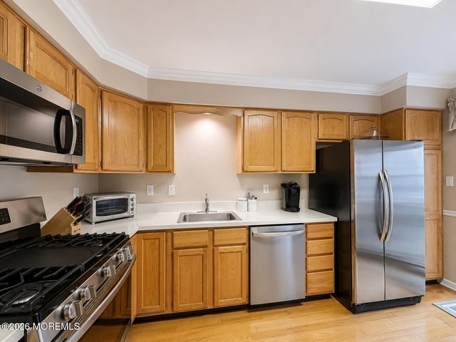 19 Painted Wagon Road 100, Holmdel, NJ 07733