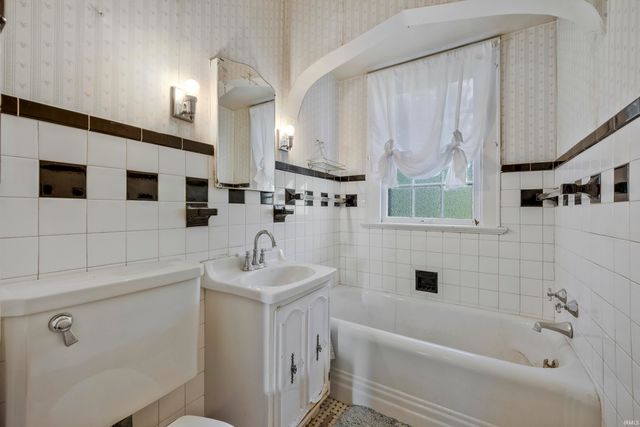 23 N Alvord Boulevard, Evansville, IN 47711