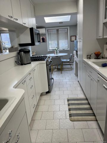 136-54 71st Road, Kew Garden Hills, NY 11367
