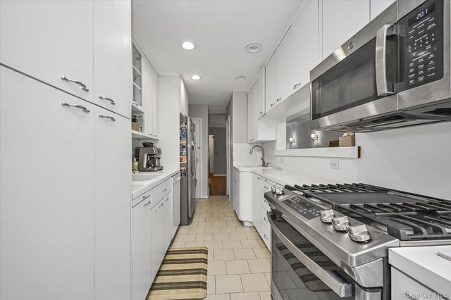 136-54 71st Road, Kew Garden Hills, NY 11367