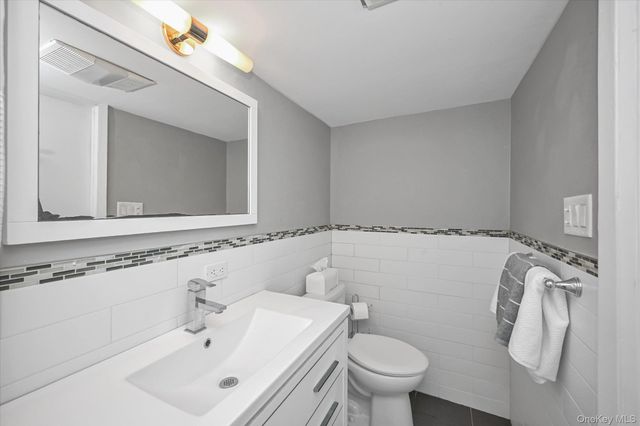136-54 71st Road, Kew Garden Hills, NY 11367