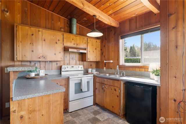 14870 E State Route 106, Belfair, WA 98528