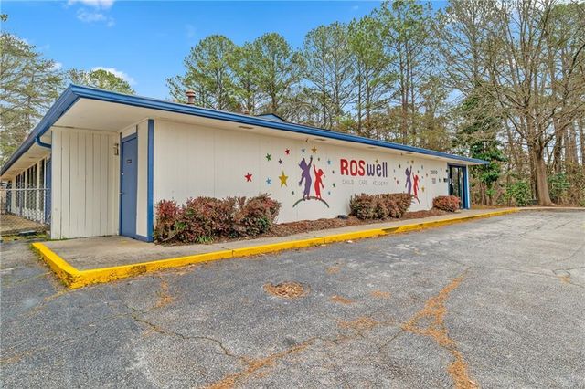 228 Chads Ford Way, Roswell, GA 30076