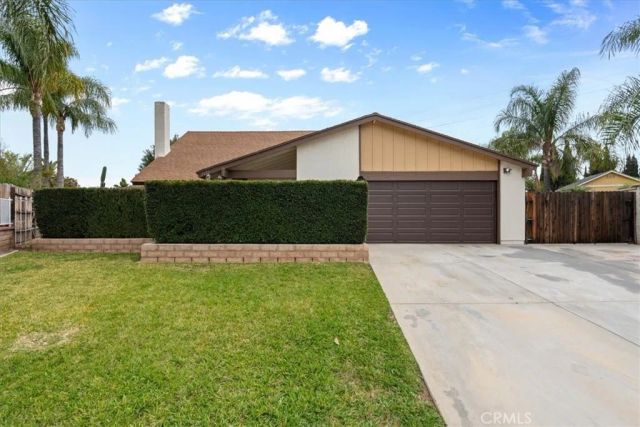 1121 Iris, Corona, CA 92882