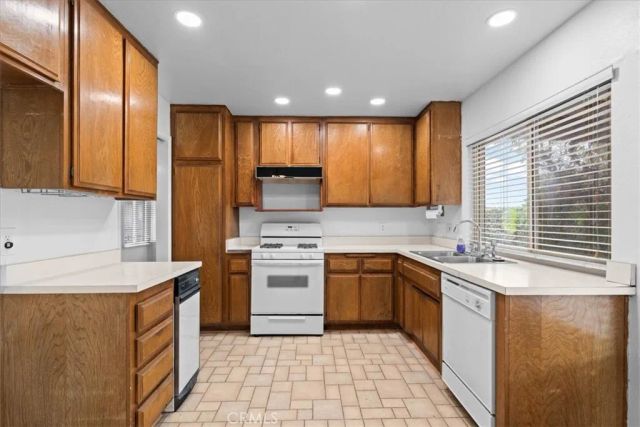 1121 Iris, Corona, CA 92882