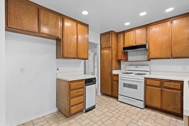 1121 Iris, Corona, CA 92882