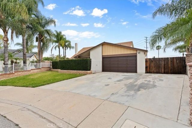 1121 Iris, Corona, CA 92882