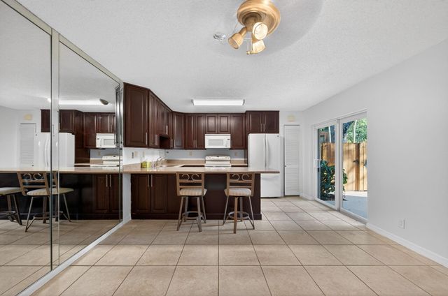 9110 SW 22nd Ct D-4, Fort Lauderdale, FL 33324