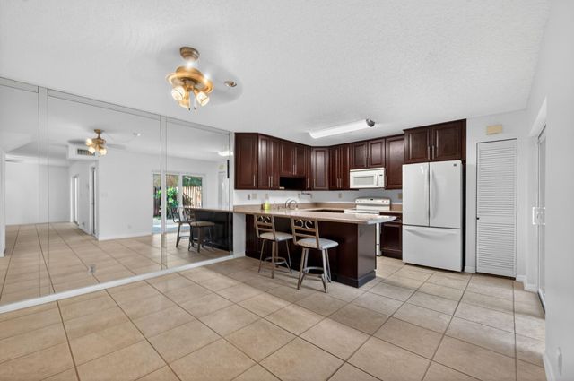 9110 SW 22nd Ct D-4, Fort Lauderdale, FL 33324