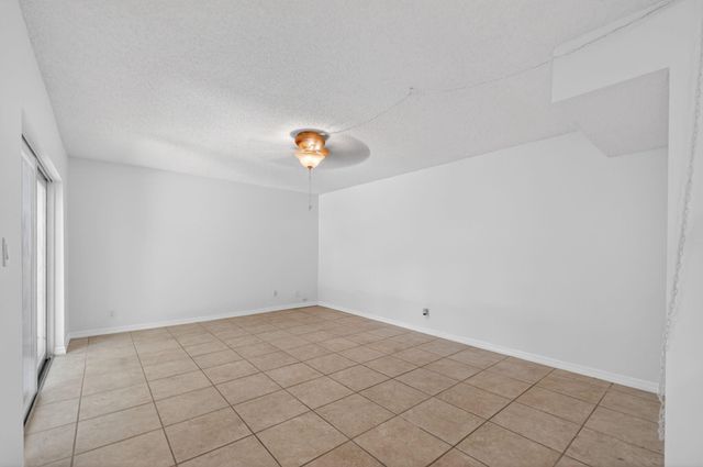 9110 SW 22nd Ct D-4, Fort Lauderdale, FL 33324